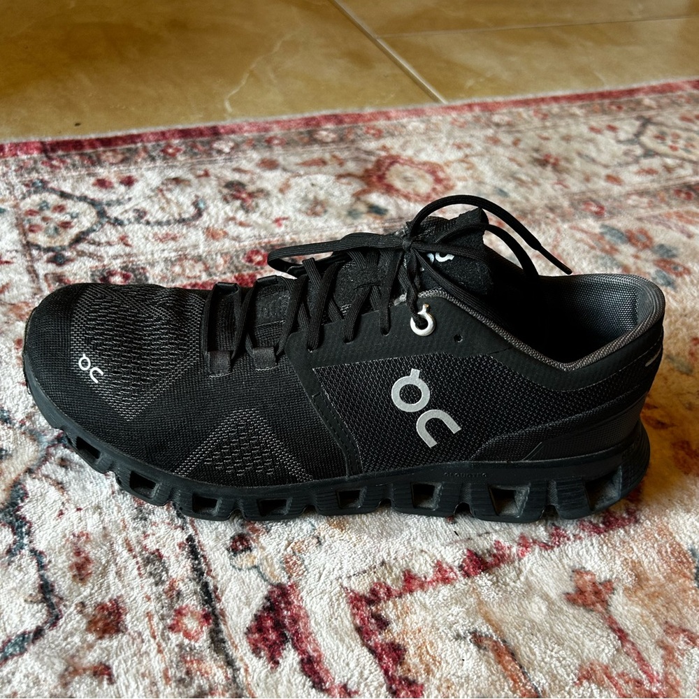 Cloud X 4 Sneaker in Black & Eclipse - Picture 2 of 13